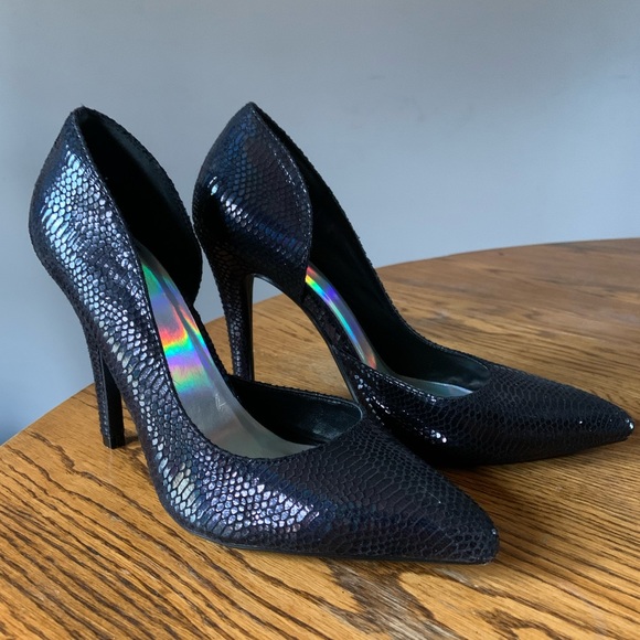 Heels - Picture 4 of 8